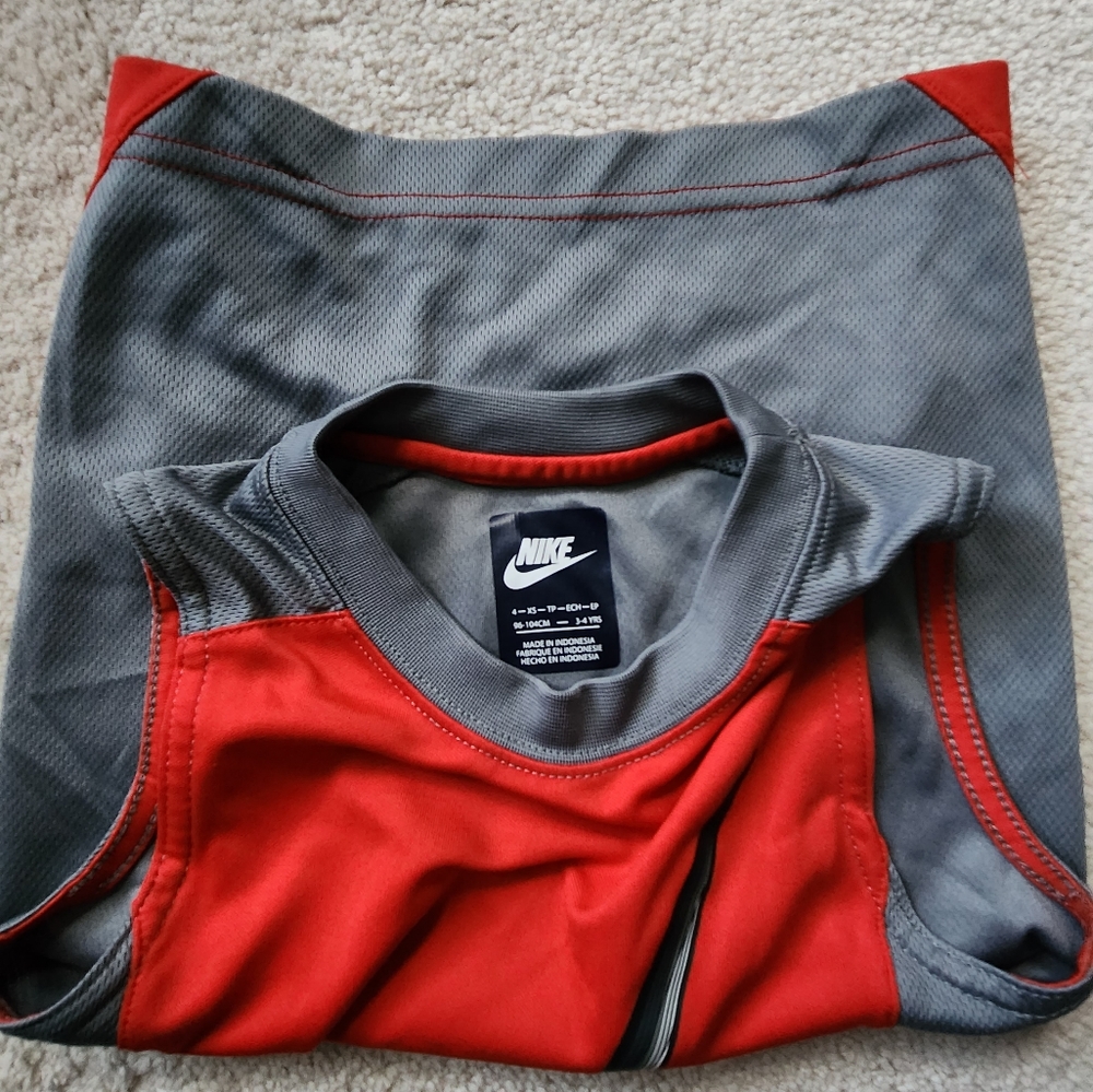 Nike boys tank top